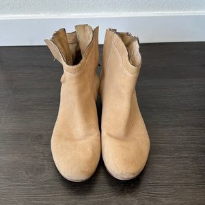 Sam Edelman western style booties in women’s size 8!